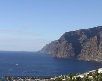 Last Minute Free WIFI Penthouse with a huge terrace and a unique view of the Atlantic - Puerto de Santiago