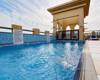 印象藝術飯店 - 杜拜 - 游泳池