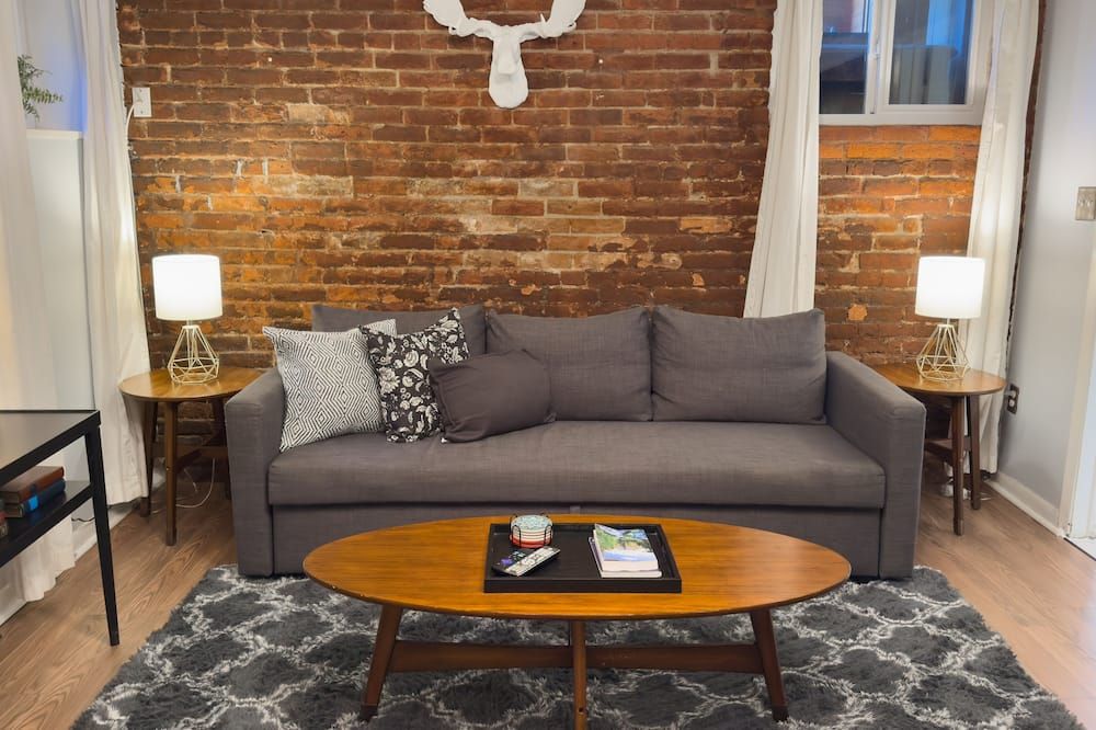 Relax at a Cozy Garden Apt in Leafy Cheesman Park - דנבר - סלון