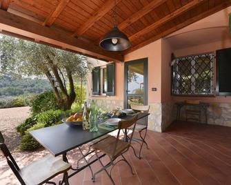 Great Sea View, Private Garden&parking, Ideal For Families - Diano Marina - Innenhof