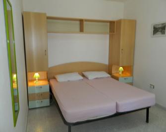 Centro Vacanze Piccolo Friuli - Vieste - Camera da letto