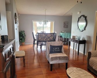 Lakefront Home - Eustis - Living room