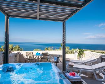 Happy Cretan Suites - Agia Pelagia - Pool