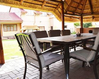 Augustavillla St.Pios Guest House - Edenvale - Patio