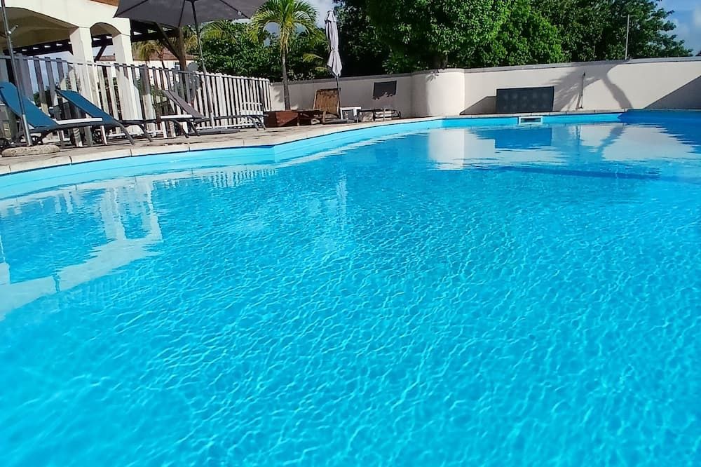 Ti Village Creole - פואנט א פיטר - בריכה