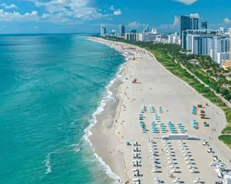 Upper East Side Renovated Studio Free Parking - Miami - Beach