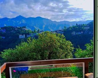 The Mountain Huts - Mussoorie - Balcony