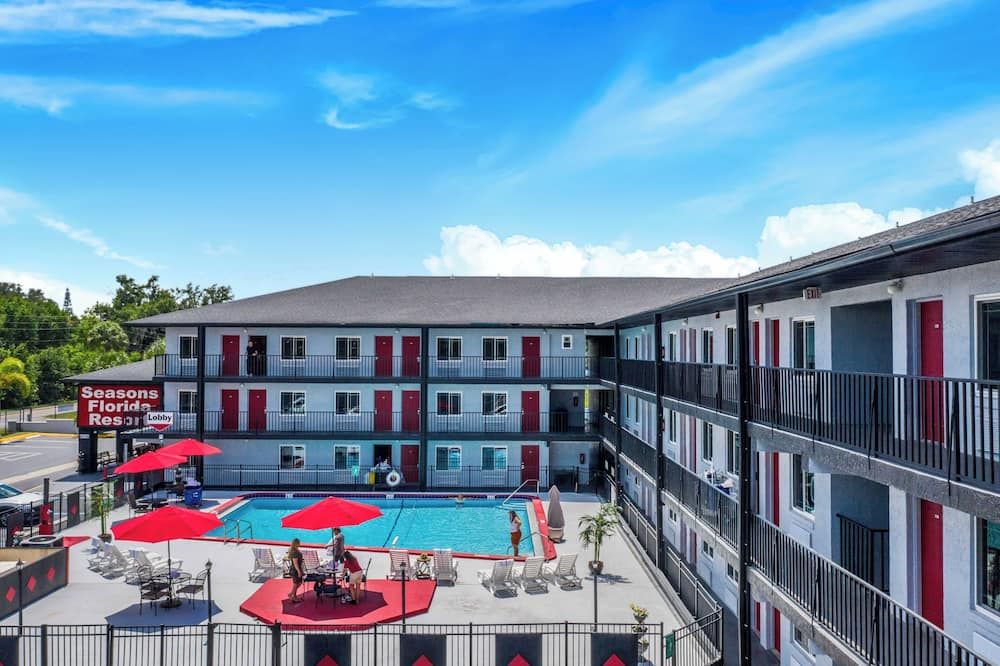 Seasons Florida Resort - קיסימי
