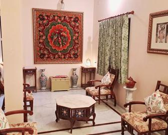 Sun Heritage Home - Udaipur - Living room
