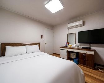 Jeju Samoa Motel - Jeju City - Bedroom