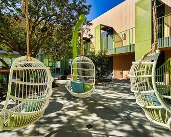 Mayumi - Culver City - Patio