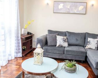 Sherry Homes Safari - Nairobi - Living room