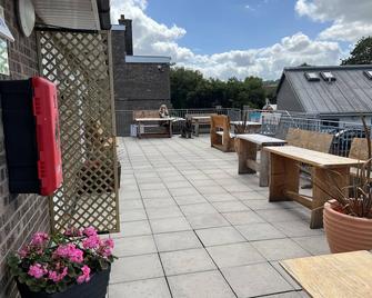 Serviced room for up to 3 Adults - Cardigan - Terasa