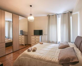 3 Bedroom Nice Apartment In Rovereto - Rovereto - Bedroom