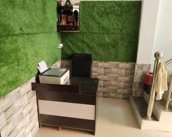 Hotel O Neelkanth Hotel - Neemrana - Rezeption