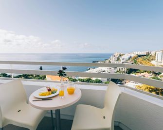 Muthu Raga Madeira Hotel - פונשל - מרפסת