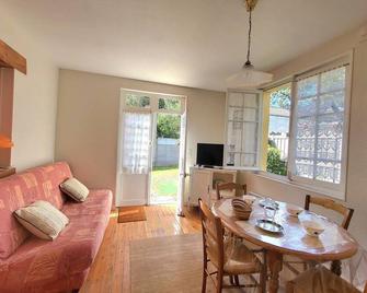 Maison Authentique: Plage, Commerces Et - Saint-Brevin-les-Pins - Wohnzimmer