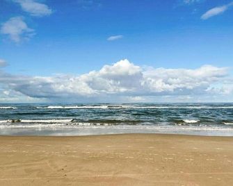 Attractive Miller's House in 't Zand With a Beautiful View - 't Zand - Beach