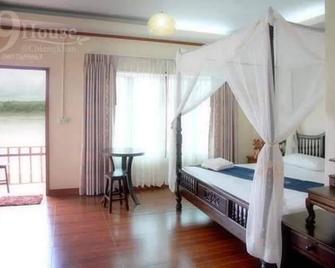 9 เฮ้าส์ เชียงคาน - Chiang Khan - Schlafzimmer