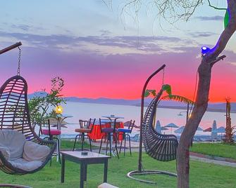 Yücel Hotel - Fethiye - Patio