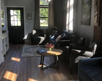 Blue River Bungalow, Milltown Indiana - Milltown - Salon