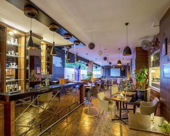 Hotel Grand Kartika - Samarinda - Bar