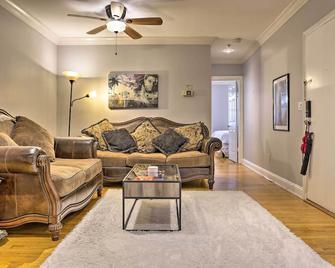 Hoboken Condo Walk to Public Transit! - Hoboken - Sala de estar