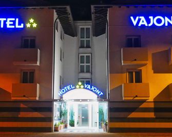 Hotel Vajont - Maniago - Edificio