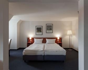 Hotel am See - Salzgitter - Slaapkamer