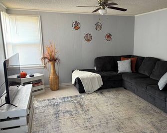 Cozy 3-bedroom residential home - Waverly - Sala de estar
