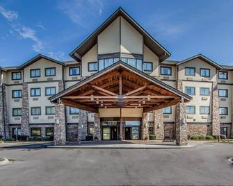 Comfort Inn and Suites Near Lake Guntersville - Scottsboro - Edificio