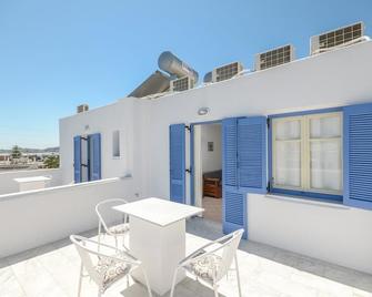 Windmill Naxos - נאקסוס - מרפסת