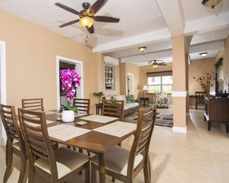 Cozy stay, next to lookout and 10 minutes for Magens Bay Beach - Saint Thomas Island - Comedor