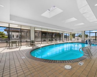 Spark by Hilton Colorado Springs I 25 Central - Colorado Springs - Pool