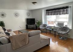 Cozy Apartment 10 min to NYC - Fort Lee - Salon