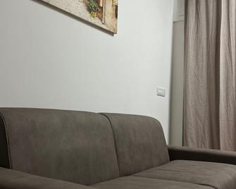 Savoia Apartment - Bari - Living room