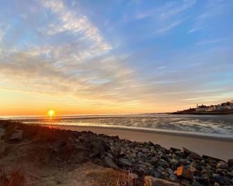 Relax and get away! Beautiful beach house, close to OGT Village and Beach - Ogunquit - Beach