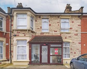 Woodlands Lodge Ilford - Ilford - Budova