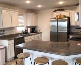 New! 30 seconds from couch to shore, covered front porch w/sunset water views. - Oak Harbor - Kitchen