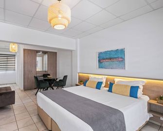 Larnaca Bay Suites - Larnaca