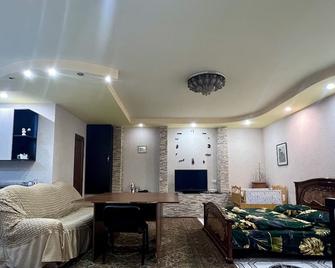 Komitas Avenue Guest House - Yerevan - Living room