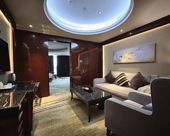 Tongcheng International Hotel - Yiyang - Living room