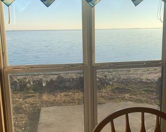 Sunrises & Sunsets! Lake Poinsett.2 bedroom 2 bath - Arlington - Balcony