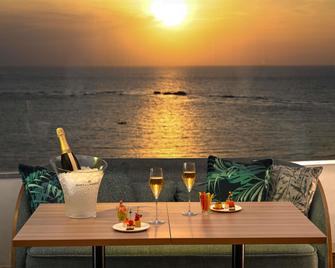 جراند مركيور أوكيناوا منتجع كيب زانبا - يوميتان - غرفة نوم