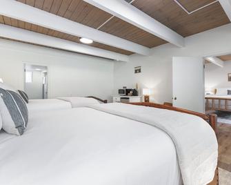 Bear's Den @CN Lodge #5 - Springville - Chambre