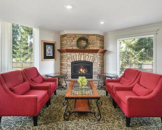 Best Western Country Lane Inn - Juneau - Lobby