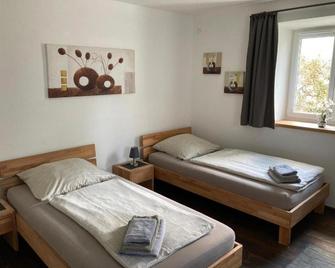 Pension Zur Alten Post - Untermeitingen - Bedroom