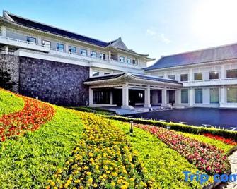 Yanbian Hotel - Yanbian