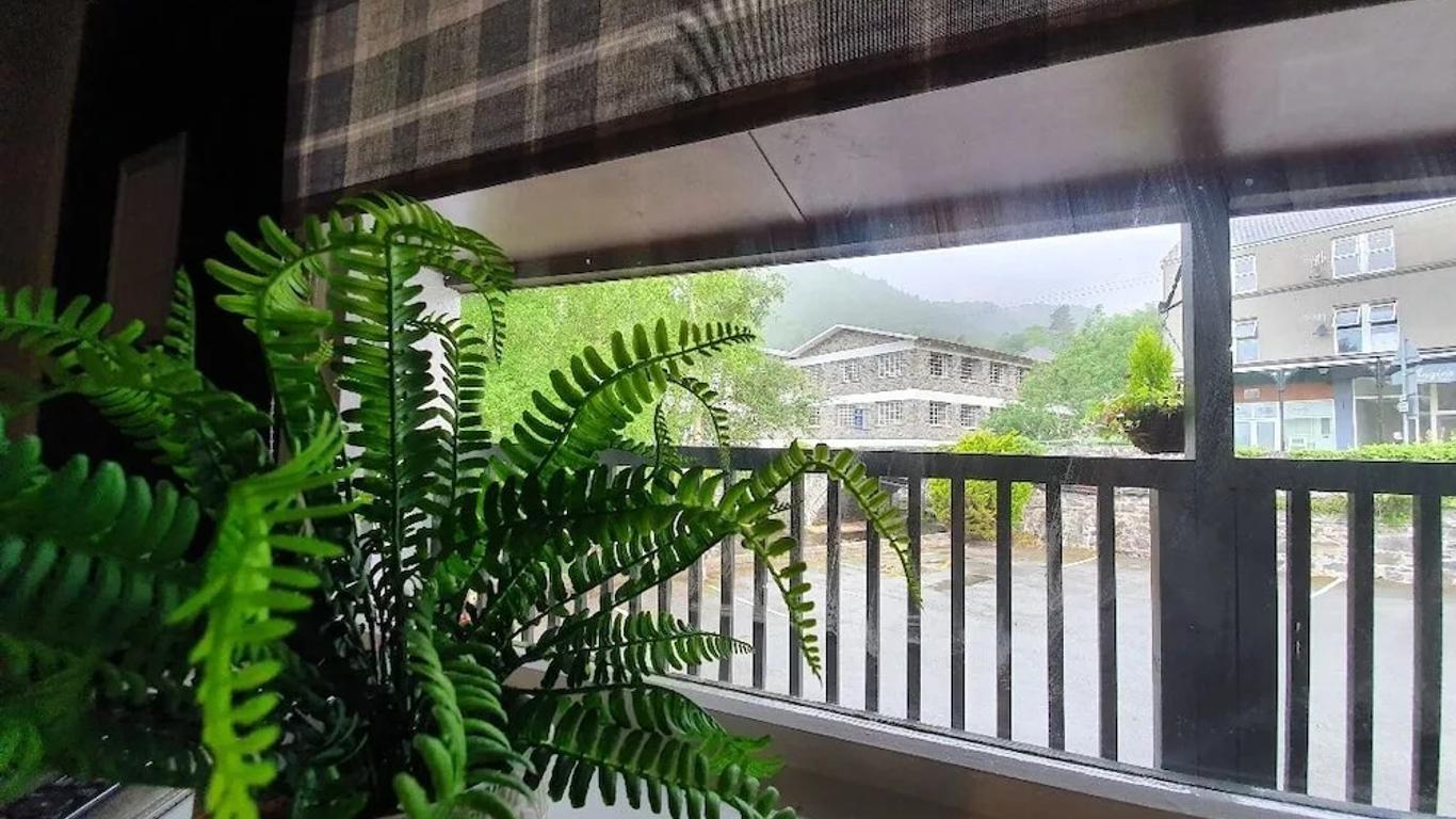 Fairy Falls Hotel