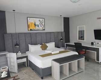 Tlokweng Rose Garden Guesthouse - Gaborone - Bedroom